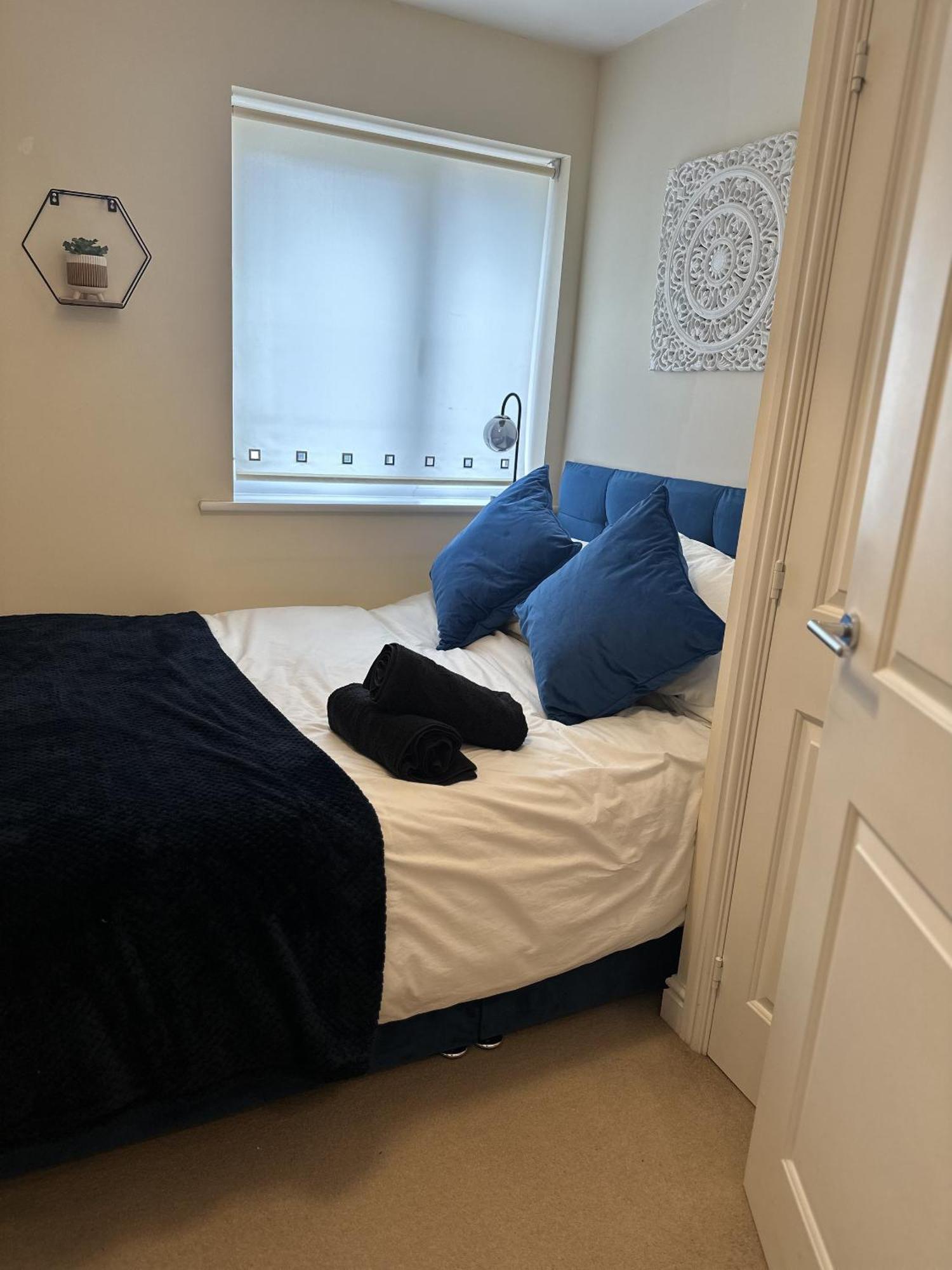 2 Bdr City Centre Apartment With Parking Cardiff Exterior foto